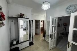 For Rent, 3 Room, Old building, Batumi, Old Batumi district