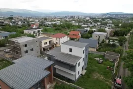 იყიდება სახლი, 9 ოთახიანი, თბილისი, სოფ. დიღომი