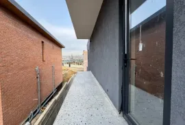იყიდება სახლი, 9 ოთახიანი, თბილისი, სოფ. დიღომი