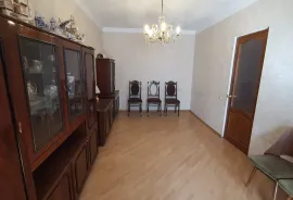 იყიდება ბინა, 4 ოთახიანი, ძველი აშენებული, რუსთავი, ახალი რუსთავი