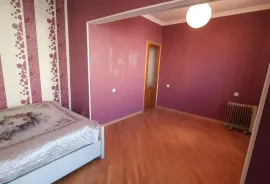 იყიდება ბინა, 4 ოთახიანი, ძველი აშენებული, რუსთავი, ახალი რუსთავი
