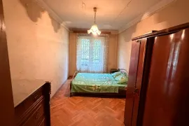ქირავდება ბინა, 2 ოთახიანი, ძველი აშენებული, თბილისი, საბურთალო