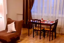 Аренда, 2 Kомнатная, Старое здание, Тбилиси, saburtalo