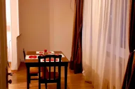 Аренда, 2 Kомнатная, Старое здание, Тбилиси, saburtalo