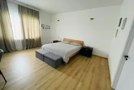 იყიდება სახლი, 7 ოთახიანი, თბილისი, დიდი დიღომი