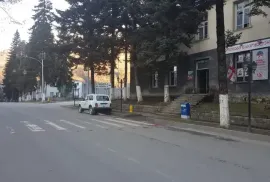 Продается квартира, 4 Kомнатная, Старое здание, Амбролаури , Амбролаури