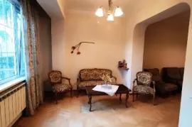For Rent, 2 Room, Old building, Tbilisi, vake