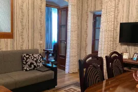 იყიდება ბინა, 3 ოთახიანი, ძველი აშენებული, ბორჯომი, ბორჯომი