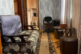 იყიდება ბინა, 3 ოთახიანი, ძველი აშენებული, ბორჯომი, ბორჯომი