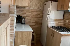 იყიდება ბინა, 3 ოთახიანი, ძველი აშენებული, ბორჯომი, ბორჯომი