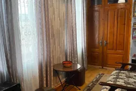 იყიდება ბინა, 3 ოთახიანი, ძველი აშენებული, ბორჯომი, ბორჯომი