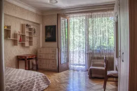 Аренда, 6 Kомнатная, Старое здание, Тбилиси, saburtalo