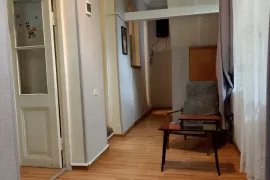 Аренда, 2 Kомнатная, Старое здание, Тбилиси, Чугурети