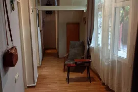Аренда, 2 Kомнатная, Старое здание, Тбилиси, Чугурети