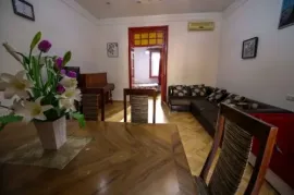 იყიდება ბინა, 3 ოთახიანი, ძველი აშენებული, თბილისი, მთაწმინდა