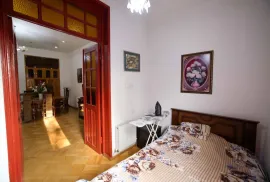 ქირავდება ბინა, 3 ოთახიანი, ძველი აშენებული, თბილისი, მთაწმინდა