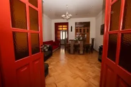 იყიდება ბინა, 3 ოთახიანი, ძველი აშენებული, თბილისი, მთაწმინდა