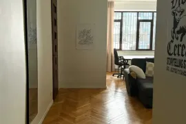 Apartment for sale, 3 Room, Old building, Tbilisi, vake
