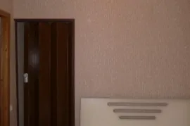 ქირავდება ბინა, 2 ოთახიანი, ძველი აშენებული, თბილისი, საბურთალო