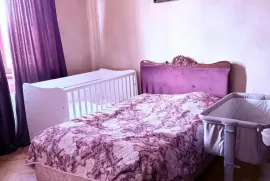 იყიდება ბინა, 3 ოთახიანი, ძველი აშენებული, თბილისი, ვარკეთილი