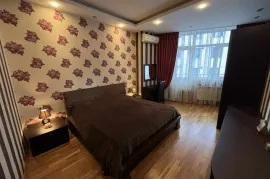 For Rent, 4 Room, Old building, Tbilisi, Krtsanisi