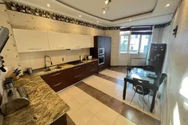 For Rent, 4 Room, Old building, Tbilisi, Krtsanisi
