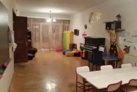 House For Rent, Vedzisi