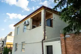 House For Rent, Abanotubani