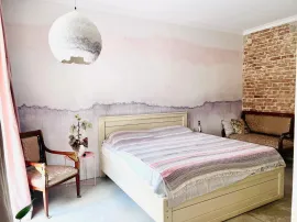 For Rent, 3 Room, Old building, Tbilisi, vake