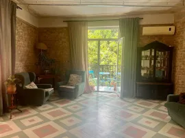 For Rent, 3 Room, Old building, Tbilisi, vake