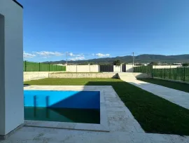 House For Sale, Saguramo