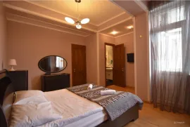 Daily Apartment Rent, 5 Room, Old building, Tbilisi, Vera