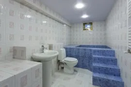 For Rent, 4 Room, Old building, Tbilisi, vake