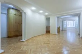 For Rent, 4 Room, Old building, Tbilisi, vake