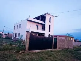 Продается Дом, 9 Kомнатная, Тбилиси