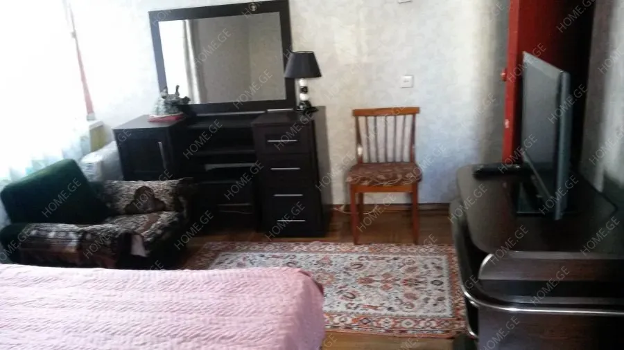 Daily Apartment Rent, 2 Room, Old building, Batumi, Aghmashenebeli District