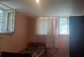 For Rent, 1 Room, Old building, Tbilisi, saburtalo
