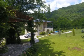 იყიდება სახლი, 5 ოთახიანი, ონი, ზუდალი
