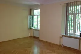 იყიდება ბინა, 5 ოთახიანი, ძველი აშენებული, თბილისი, ვაკე