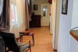 Аренда, 2 Kомнатная, Старое здание, Тбилиси, Чугурети
