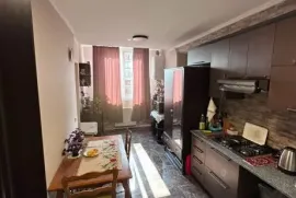 Продается квартира, 2 Kомнатная, Старое здание, Тбилиси, saburtalo