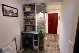Продается квартира, 2 Kомнатная, Старое здание, Тбилиси, saburtalo