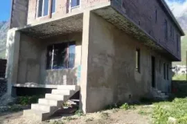 იყიდება სახლი, 5 ოთახიანი, ყაზბეგი, სტეფანწმინდა