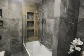 იყიდება ბინა, 5 ოთახიანი, ახალი აშენებული, ბათუმი, ბაგრატიონის უბანი