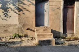 იყიდება მიწის ნაკვეთი, ვეძისი