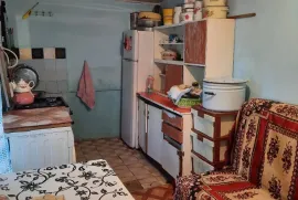 იყიდება მიწის ნაკვეთი, ვეძისი