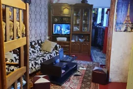 იყიდება მიწის ნაკვეთი, ვეძისი