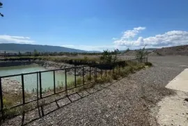 იყიდება მიწის ნაკვეთი, ქსოვრისი