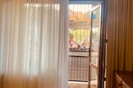 ქირავდება ბინა დღიურად, 1 ოთახიანი, ძველი აშენებული, ბათუმი, რუსთაველის უბანი