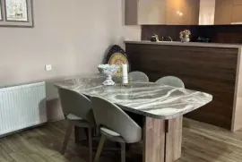ქირავდება სახლი, 7 ოთახიანი, თბილისი, საბურთალო